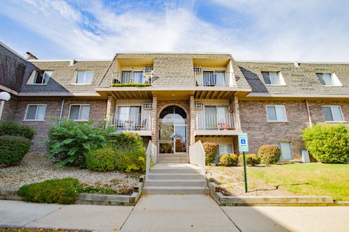 1-105-866 Crimson Court, Prospect Heights, IL, 60070 | Card Image