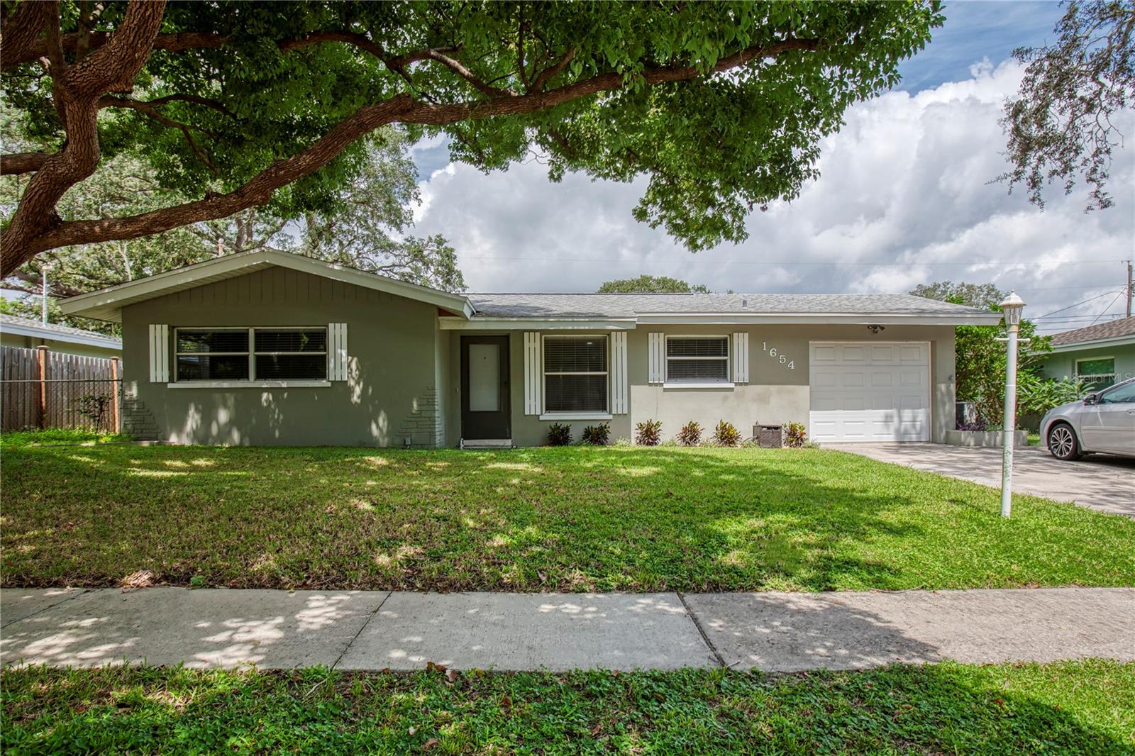 Cambridge Dr, Clearwater, FL 33756