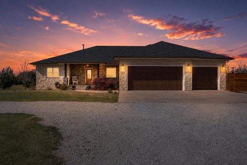 2601 S Brookmeadow Dr, Garden Plain, KS, 67050-8909 | Card Image