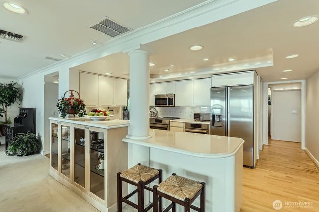 APT-201 - 9727 Ne Juanita Dr, Condo with 3 bedrooms, 3 bathrooms and 2 parking in Kirkland WA | Image 9