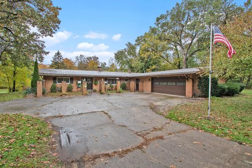 70506 Sunrise Dr, Edwardsburg, MI, 49112-9784 | Card Image