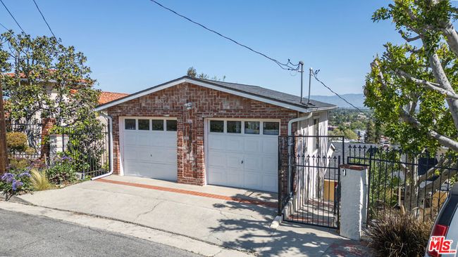 14563 Round Valley Dr, House other with 4 bedrooms, 2 bathrooms and 2 parking in Sherman Oaks CA | Image 32