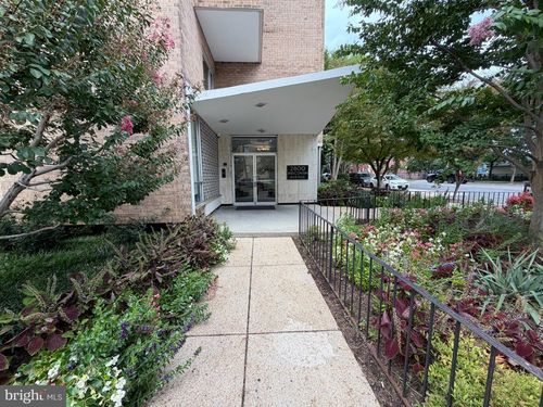 306-2800 Wisconsin Ave Nw, WASHINGTON, DC, 20007-4704 | Card Image