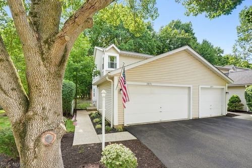 2891 Heatherwood Ct, Stow, OH, 44224-4386 | Card Image