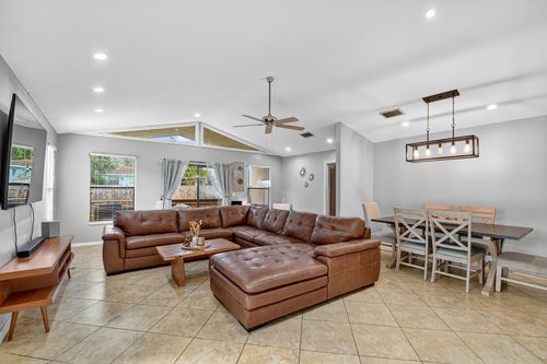 7555 Hilltop Dr, Lake Worth, FL, 33463-8126 | Card Image