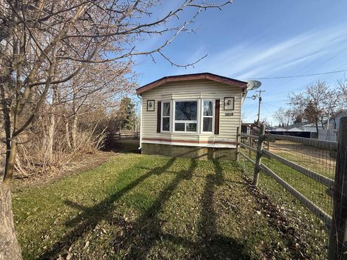 5010 49 Avenue, Berwyn, AB, T0H0E0 | Card Image