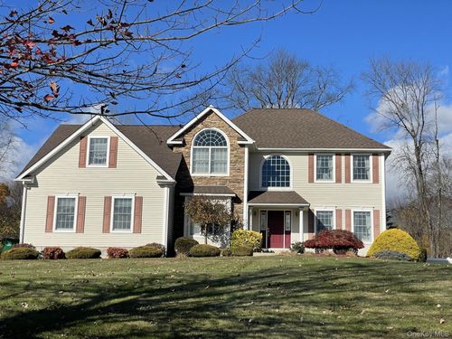 44 Harrisons Trl, East Fishkill, NY, 12533-3223 | Card Image