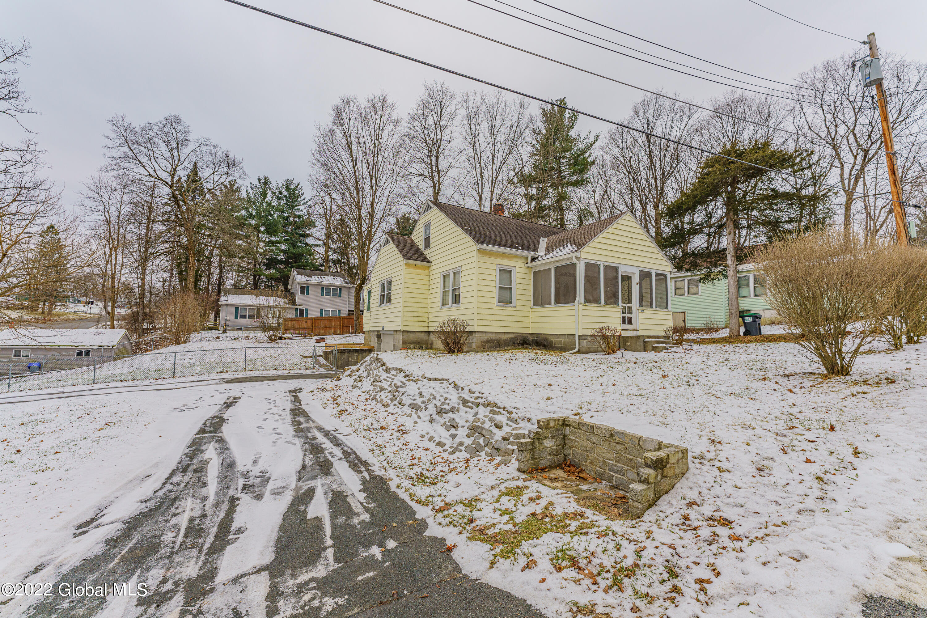 325 Lansing Avenue, Sold in Troy Zoocasa