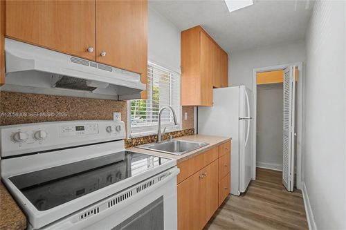 5-1245 Sw 5th St, Miami, FL, 33135-4021 | Card Image