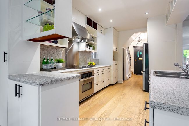 275 Kenilworth Ave, House other with 4 bedrooms, 2 bathrooms and 1 parking in Toronto ON | Image 5