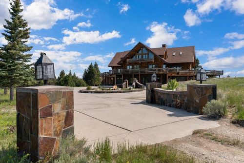 1380 Glacier View Dr, Deer Lodge, MT, 59722-8805 | Card Image