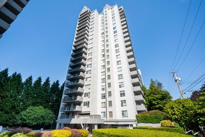 1404 - 555 Austin Ave, Condo with 3 bedrooms, 2 bathrooms and 1 parking in Coquitlam BC | Image 1