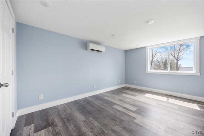 Upstairs Bedroom/Office Barn | Image 30