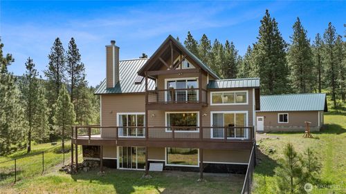 2552 Hidden Valley Rd, Cle Elum, WA, 98922-8330 | Card Image