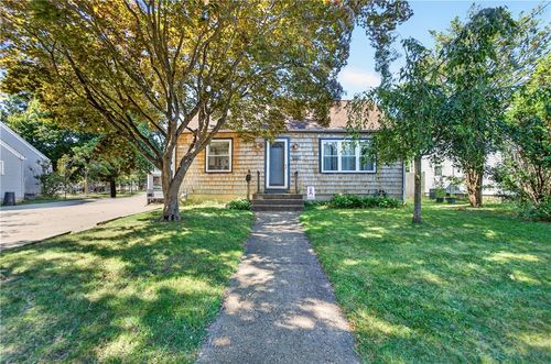 333 Maple St, Warwick, RI, 02888-3212 | Card Image
