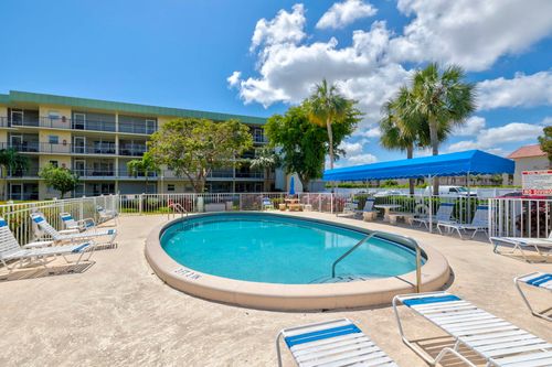 201-806 Se 7th St, Deerfield Beach, FL, 33441-4862 | Card Image