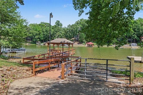 6917 Navajo Trl, Sherrills Ford, NC, 28673-8371 | Card Image