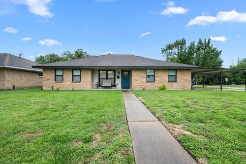 8215 Braes River Dr, Houston, TX, 77074-4209 | Card Image