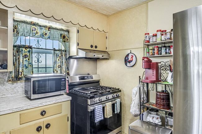 1032 Illinois St, House other with 3 bedrooms, 1 bathrooms and 6 parking in Robstown TX | Image 11