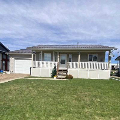 806 4 Ave, House detached with 2 bedrooms, 1 bathrooms and 3 parking in Bassano AB | Image 1