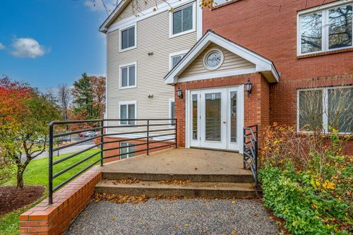 unit-206-11 Timberwood Dr, Goffstown, NH, 03045-2574 | Card Image