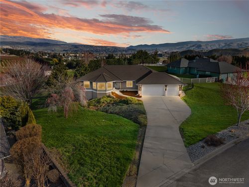3555 Westridge Pl, Wenatchee, WA, 98801-9097 | Card Image