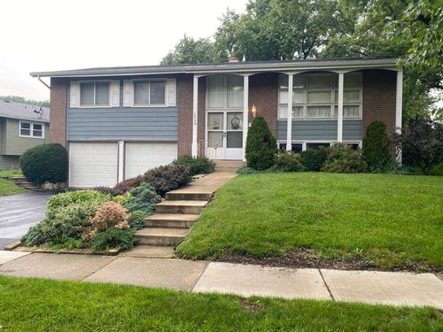 2528 Jackson Dr, Woodridge, IL, 60517-1133 | Card Image