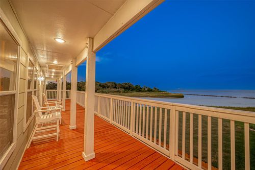 510 Surf Oaks Dr, Seabrook, TX, 77586-1822 | Card Image