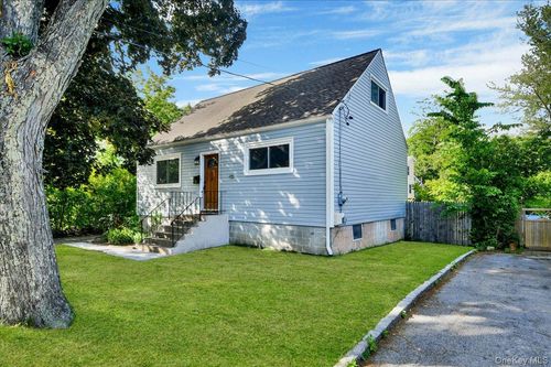 53 Pleasantville Rd, Ossining, NY, 10562-4412 | Card Image