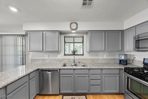 4816 Fiesta Lakes St, Las Vegas, NV, 89130-2086 | Card Image
