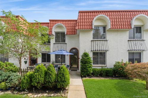 69 Alhambra Dr, Oceanside, NY, 11572-5425 | Card Image