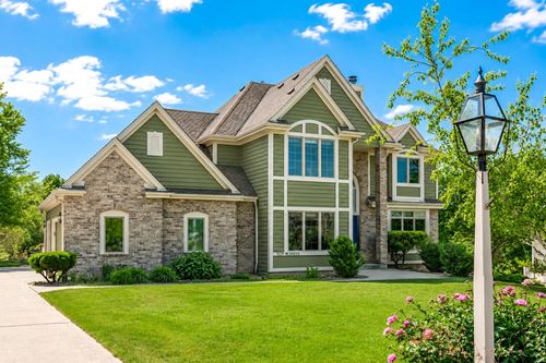 N29W26152 Coachman Drive, Pewaukee, WI, 53072 | Card Image