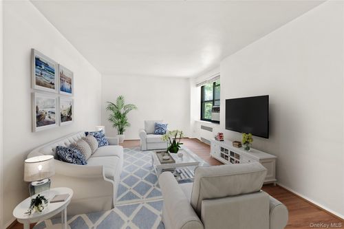 1g-13915 28th Rd, Flushing, NY, 11354-1812 | Card Image