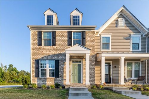 281 Goldenstar Ln, Portsmouth, VA, 23701-4321 | Card Image