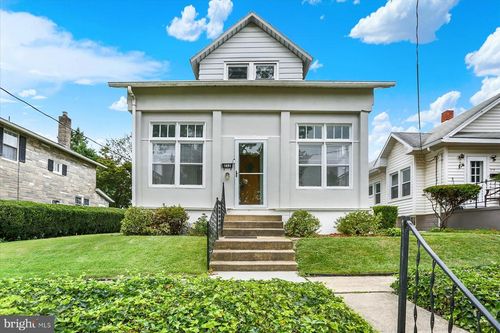 212 N 32nd St, HARRISBURG, PA, 17111-1630 | Card Image