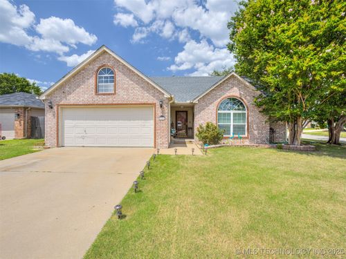 10105 E 85th Ct N, Owasso, OK, 74055-2331 | Card Image