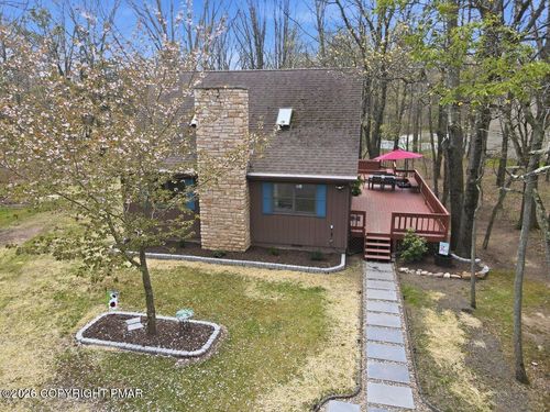 54 Berry Ln, Jim Thorpe, PA, 18229-9692 | Card Image
