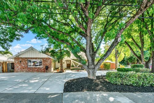 491 Buck Ave, Vacaville, CA, 95688-6806 | Card Image