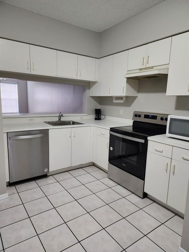 Kitchen | Image 5