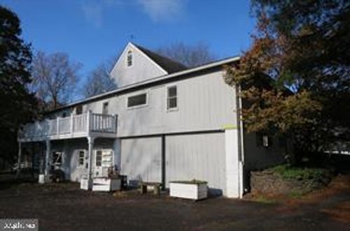 1040 Taylorsville Rd, Washington Crossing, PA, 18977-1316 | Card Image