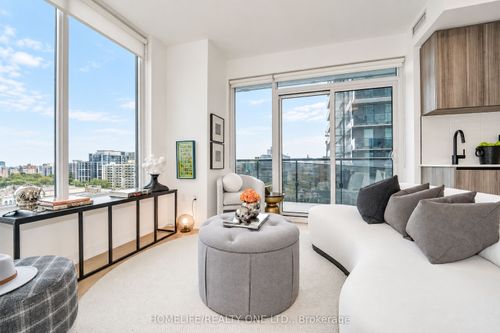 1111-117 Broadway Ave, Toronto, ON, M4P1V3 | Card Image