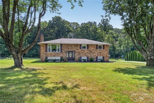 8494 E Wadora Cir Nw, North Canton, OH, 44720-5084 | Card Image