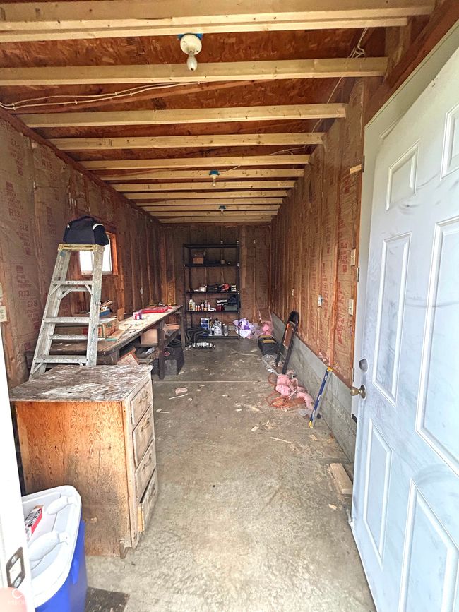 Separate workshop in Garage | Image 29