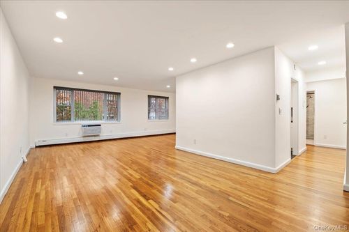 apt-2d-25 Chapel Pl, Great Neck, NY, 11021-1419 | Card Image