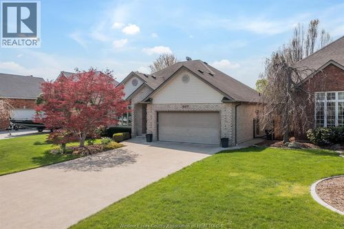 607 George Kennedy, Lakeshore, ON, N8L0Z9 | Card Image