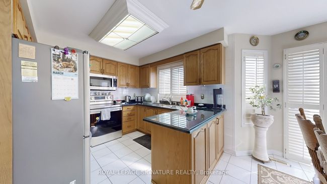 180 Kingknoll Dr, House other with 8 bedrooms, 4 bathrooms and 2 parking in Brampton ON | Image 14