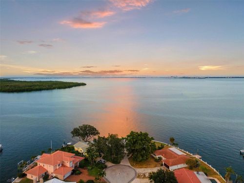 2096 Iowa Ave Ne, St Petersburg, FL, 33703-3428 | Card Image