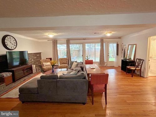 4018 N Taylor St, ARLINGTON, VA, 22207-4709 | Card Image