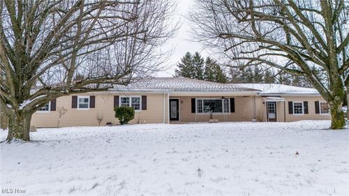67061 Mills Rd, Saint Clairsville, OH, 43950-8410 | Card Image