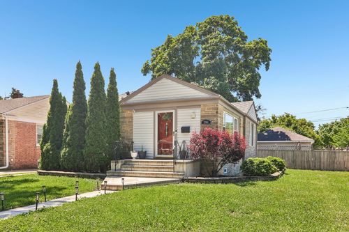 2104 Portsmouth Ave, Westchester, IL, 60154-4460 | Card Image
